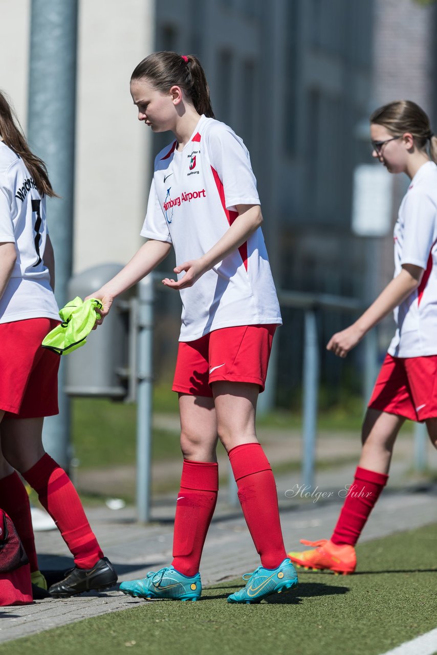 Bild 197 - wCJ Germania Schnelsen - Walddoerfer SV : Ergebnis: 0:6